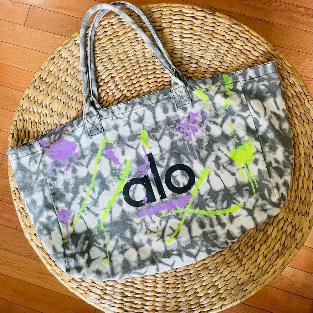 ALO Yoga Limited Edition “Neon Graffiti” Tote - Picture 2 of 4